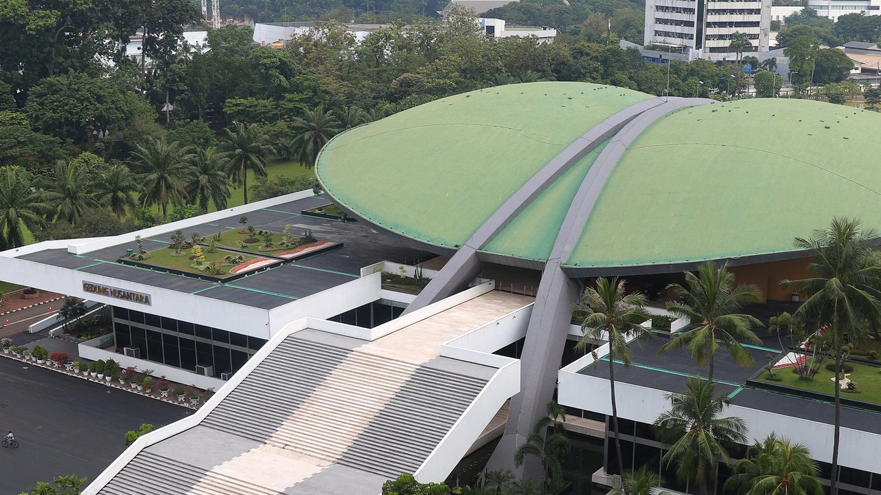 DPR RI resmi mengesahkan Undang-Undang Kesehatan. Paripurna digelar di ruang rapat paripurna DPR di Kompleks Parlemen pada Selasa (11/7/2023) dan dipimpin oleh Ketua DPR Puan Maharani.