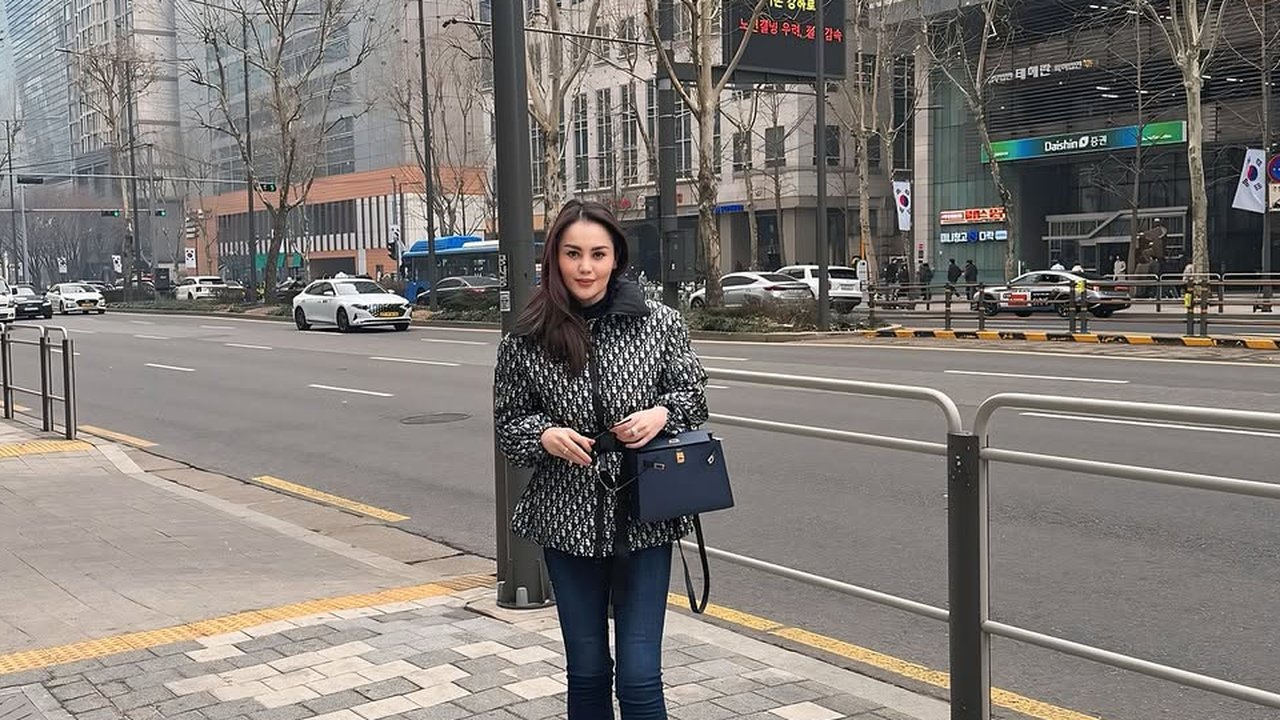 Potret Cantik Jennifer Dunn saat Liburan di Korea Selatan