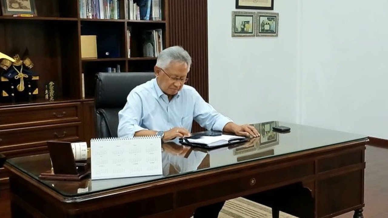 Menteri Pendidikan Tinggi, Sains, dan Teknologi (Mendiktisaintek), Satryo Soemantri Brodjonegoro menyebut rekaman yang beredar di media sosial bukan ...