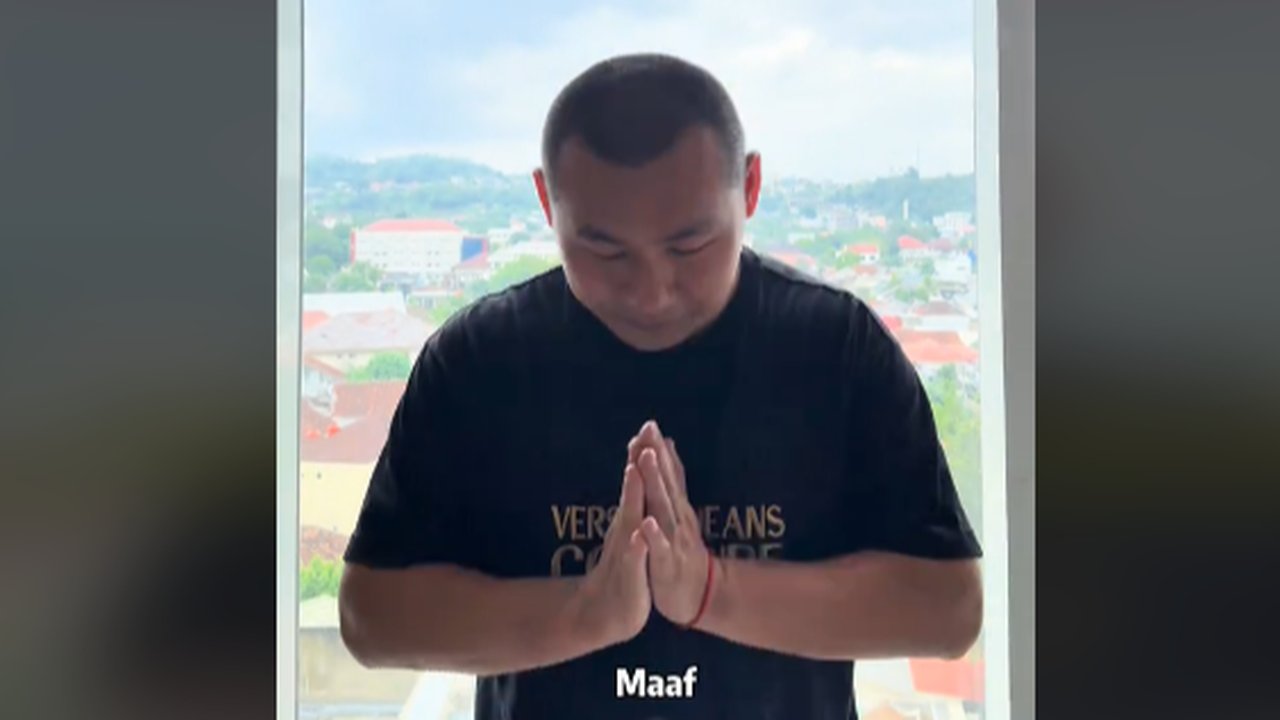 Turis China Minta Maaf & Beri Klarifikasi Usai Viral Selipkan Uang Rp500 Ribu di Paspor