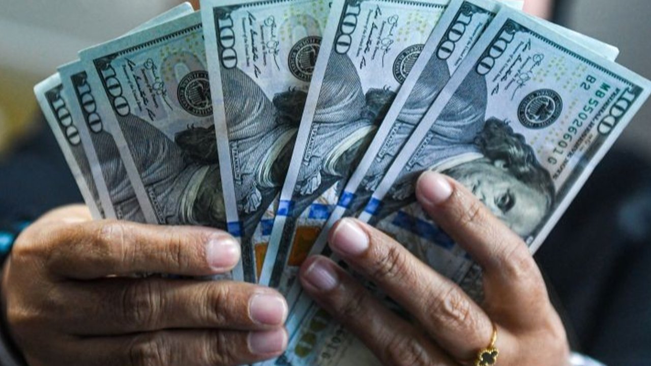 Nilai tukar rupiah hari ini berpotensi menguat, didorong sentimen positif dari pasar regional dan AS, meskipun potensi pelemahan masih ada karena pidato Trump.