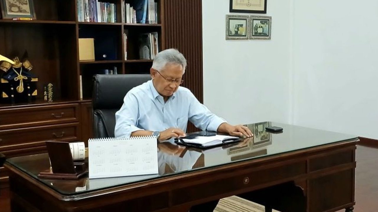 ASN Demo Mendiktisaintek Satryo Soemantri