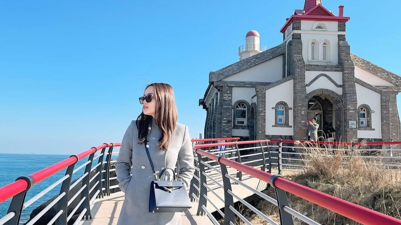 6 Potret Jennifer Dunn Nikmati Momen Liburan di Korea Selatan, OOTD Kece Bareng Keluarga  (instagram/jeje_haris89).