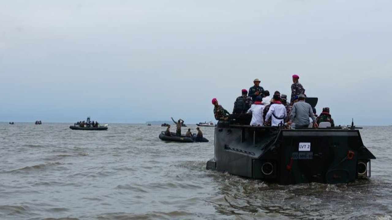 1.500 TNI AL dengan 3 Kapal Khusus Bongkar Pagar Laut di Tangerang