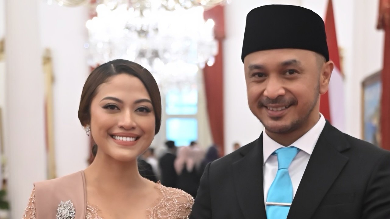 Potret Kebersamaan Giring Ganesha dan Istrinya, Terbaru Hadir di Acara Kebudayaan