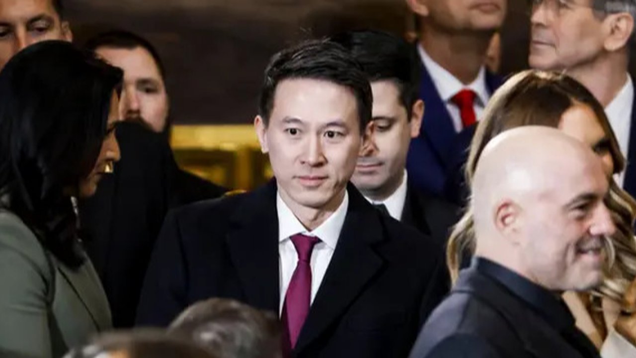 Potret Shou Zi Chew CEO TikTok. (Sumber: Instagram/officialaccountz)