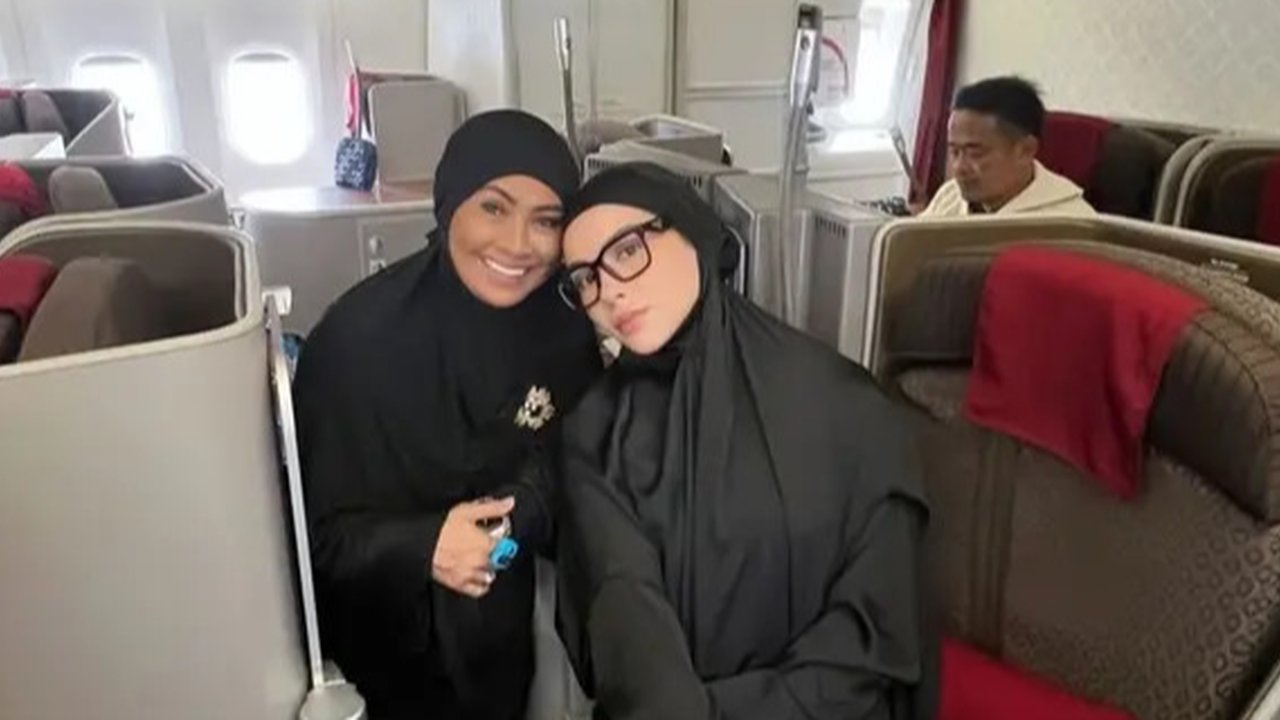 Potret Alyssa Daguise Tunangan Al Umroh (Sumber: Instagram/alyssadaguise)
