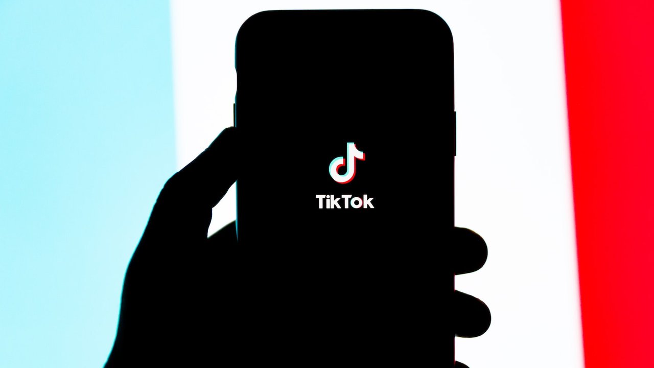 Ilustrasi TikTok. Credit: Solen Feyissa/Unsplash