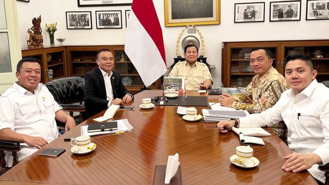 prabowo bersama dasco dan nusron di istana