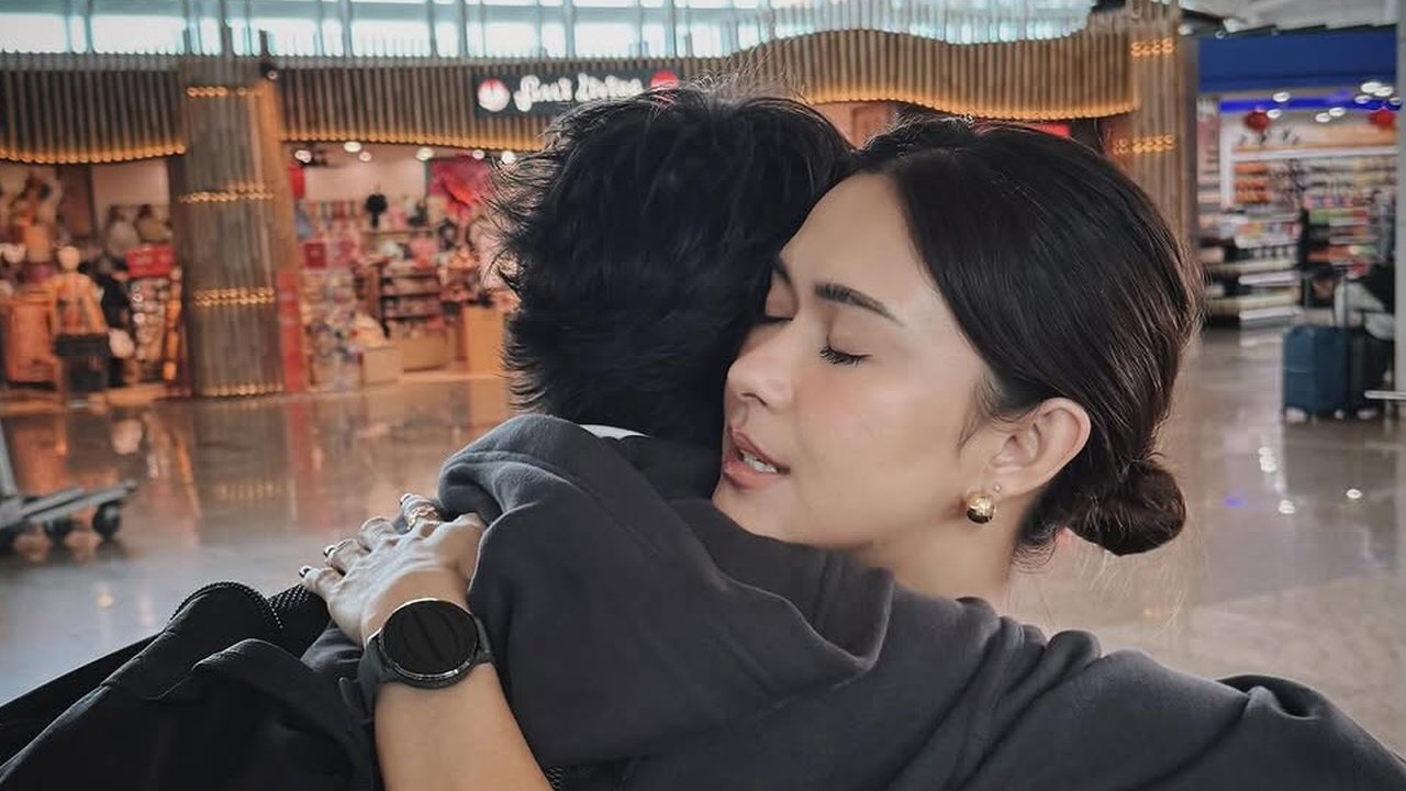Potret Nana Mirdad dan Andre White Antar sang Anak Jason Deandra Berangkat Kuliah ke Aussie (credit: instagram/andrew.white._).