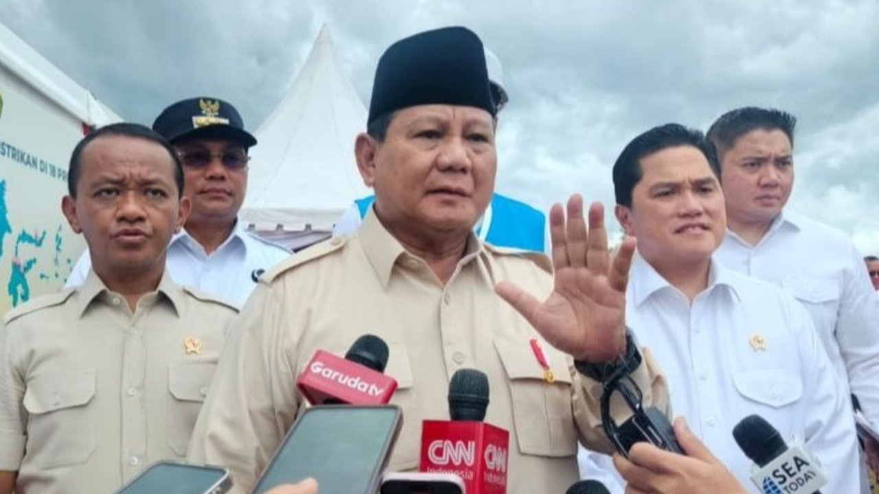 Presiden Prabowo Subianto meminta para guru untuk tidak berterima kasih atas program Makan Bergizi Gratis (MBG), menekankan bahwa program tersebut merupakan kewajiban pemerintah untuk rakyat Indonesia.