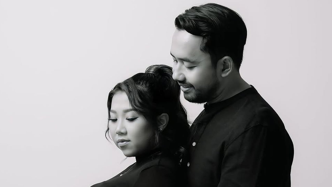 Kiky Saputri Maternity Shoot (instagram/kikysaputrii/windrafotografi).