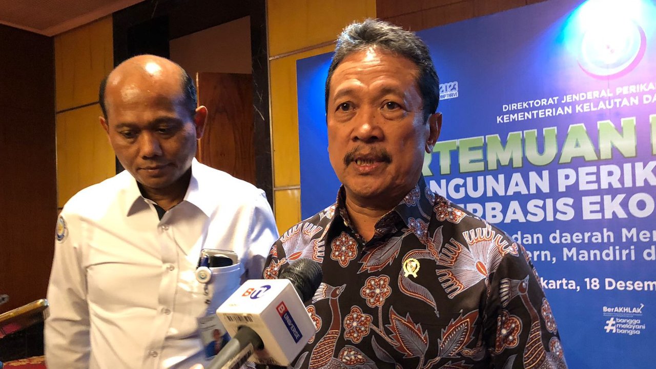 Menteri Kelautan dan Perikanan (KKP) Sakti Wahyu Trenggono di Pertemuan Nasional Pembangunan Perikanan Budidaya Berbasis Ekonomi Biru, di Jakarta, Senin (18/12/2023). Menteri Trenggono buka suara soal perkembangan Starlink. (Tira/Liputan6.com)