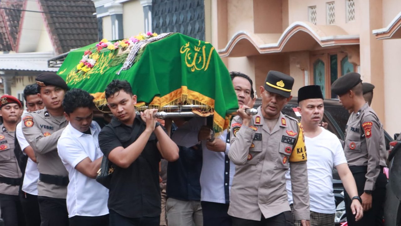 Curhatan Pilu Kekasih Polisi Muda yang Tewas Ditikam saat Gerebek Pengedar Narkoba di Lahat, Ini Permintaan Terakhir Briptu Faras