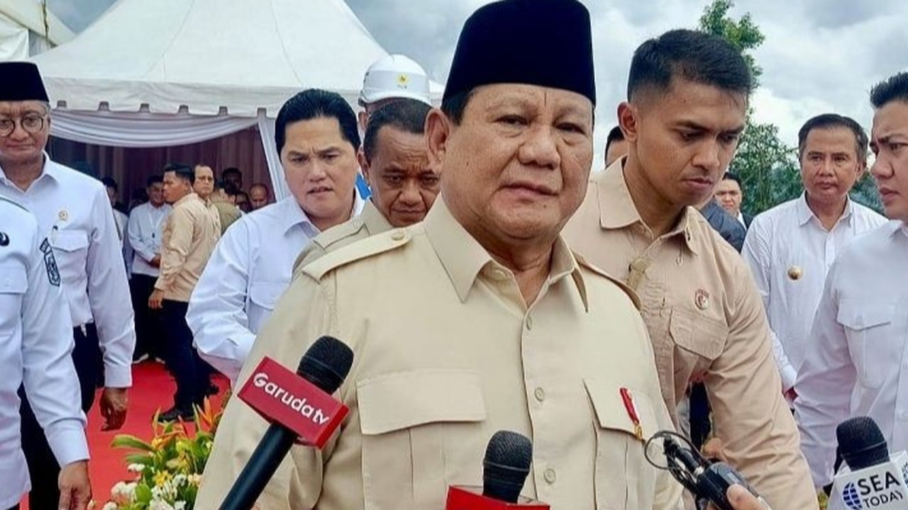 Presiden Prabowo Subianto menyatakan optimisme swasembada pangan akan tercapai lebih cepat dari target empat tahun, bahkan mungkin sebelum tahun kedua pemerintahannya, berkat kerja keras lintas kementerian dan dukungan anggaran besar.