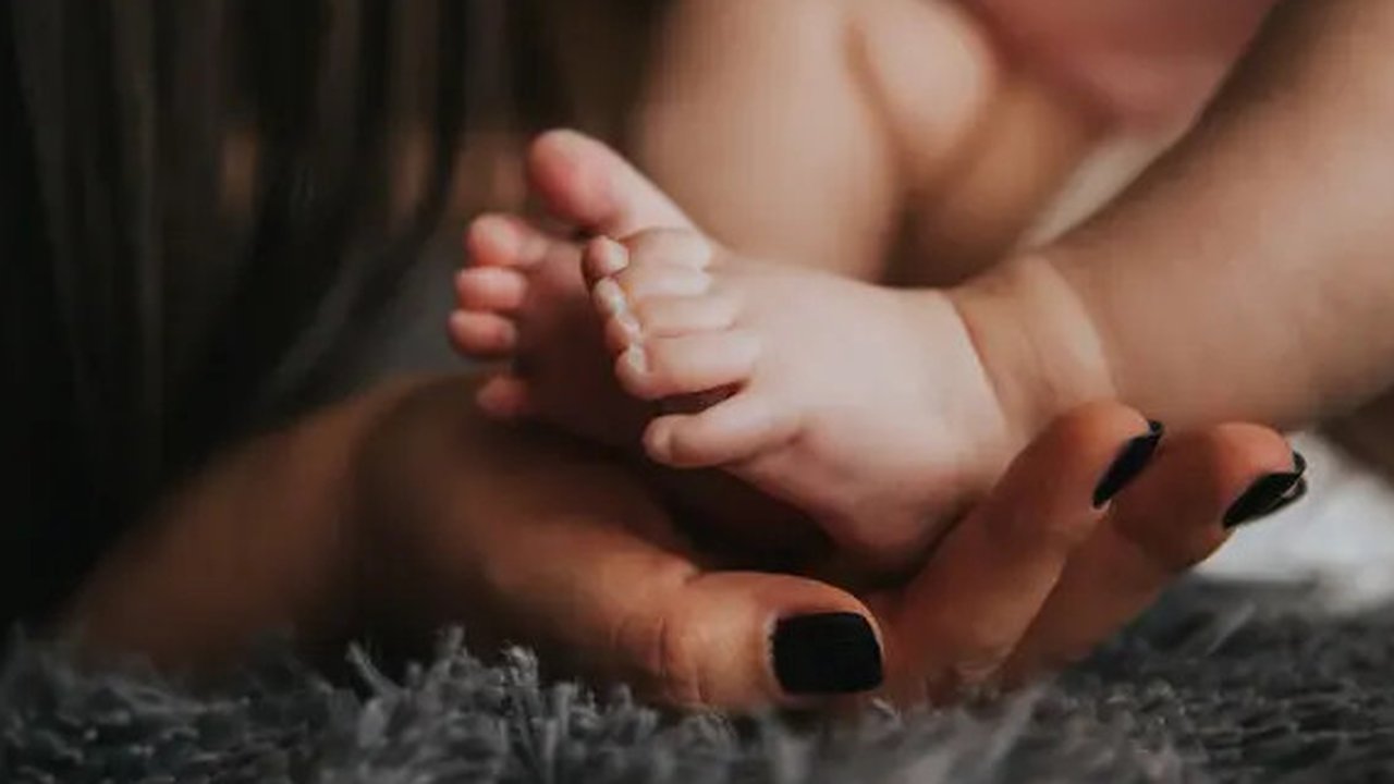 Ilustrasi bayi. (dok. Unsplash.com/Alex Pasarelu/@bellefoto)