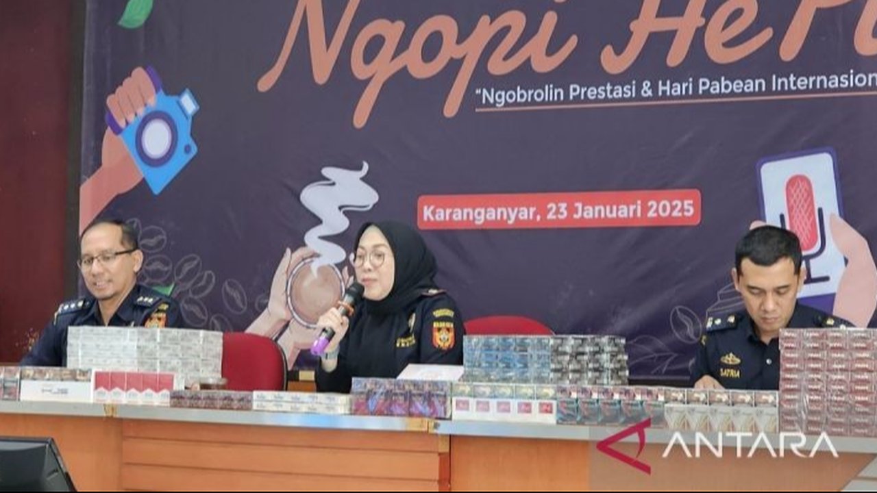 Bea Cukai Surakarta berhasil menyita 9 juta batang tembakau ilegal dan berbagai barang terlarang lainnya di tahun 2024, sekaligus melampaui target penerimaan negara.