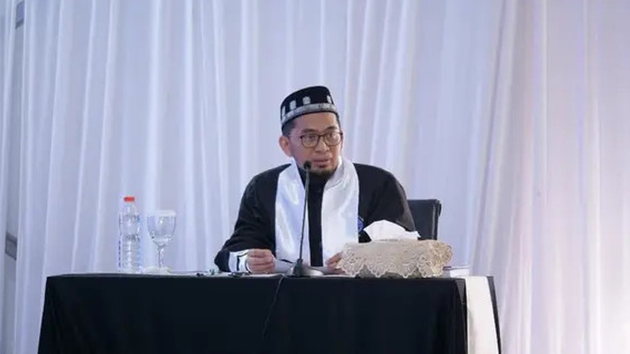 Ustadz Adi Hidayat atau UAH. (Foto: Instagram @adihidayatofficial)