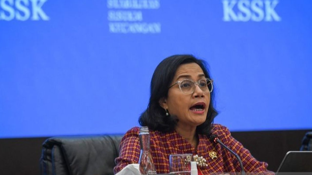 Menteri Keuangan, BUMN, dan ESDM membahas Rencana Usaha Penyediaan Tenaga Listrik (RUPTL) 2025-2034, fokus pada transisi energi terbarukan, peningkatan kapasitas pembangkit, dan investasi besar-besaran.
