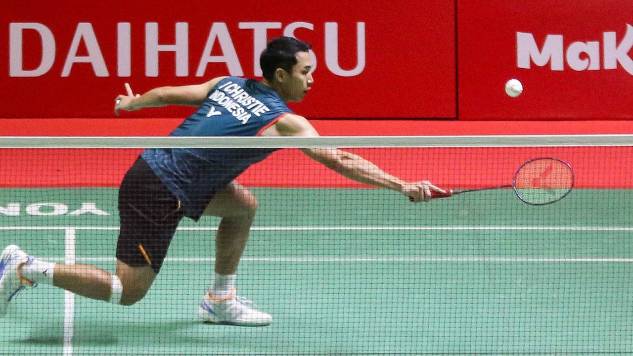 Tunggal putra Indonesia Jonatan Christie saat  mengalahkan Wakil Chinese Taipei Wang Tzu Wei dengan dua game langsung di Istora Senayan, Sabtu (25/1/2025) sore WIB.
