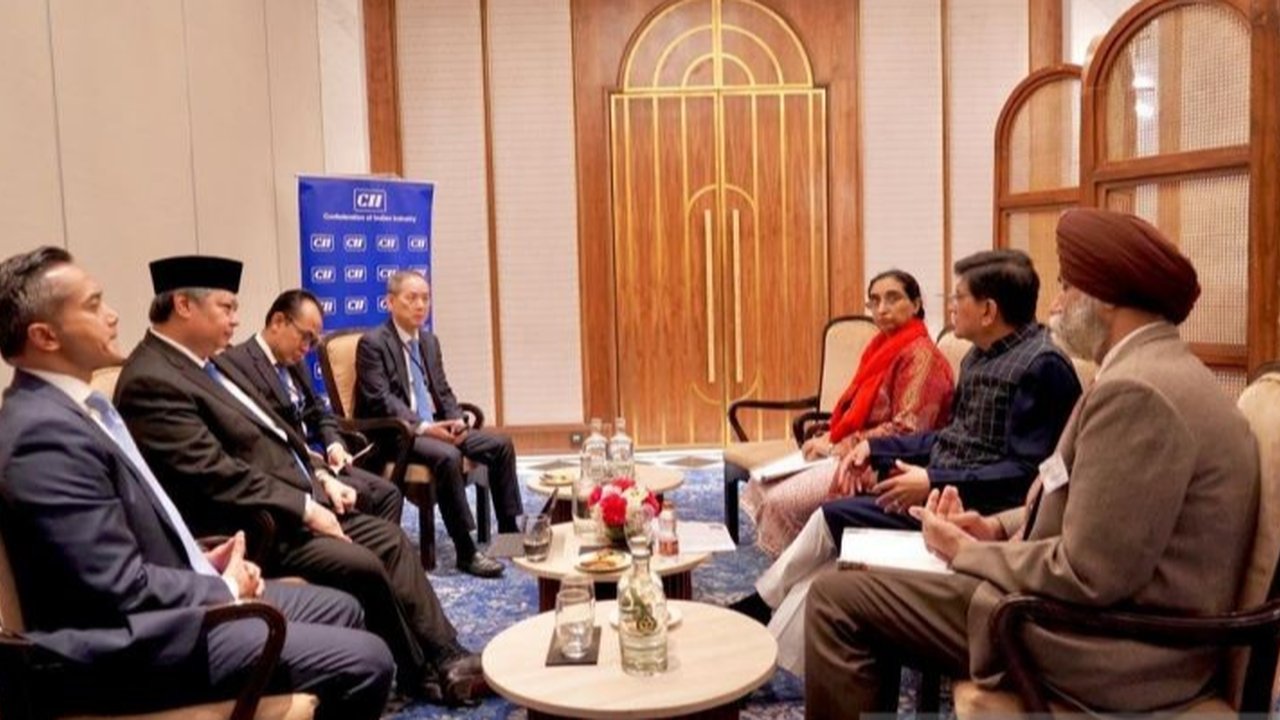 Perdana Menteri India Narendra Modi menyambut antusias partisipasi Kontingen Patriot Indonesia dalam parade Hari Republik India ke-76 di New Delhi, Minggu (26/1), dengan Presiden Prabowo Subianto sebagai tamu utama.