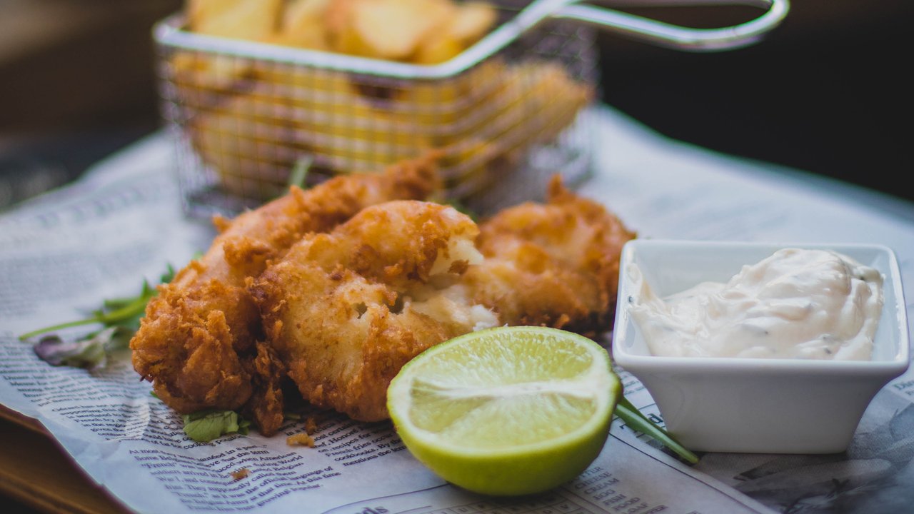 KFC Indonesia menghadirkan menu terbarunya, KFC Hotz Chicken, yaitu menu ayam Hot & Crispy Chicken.