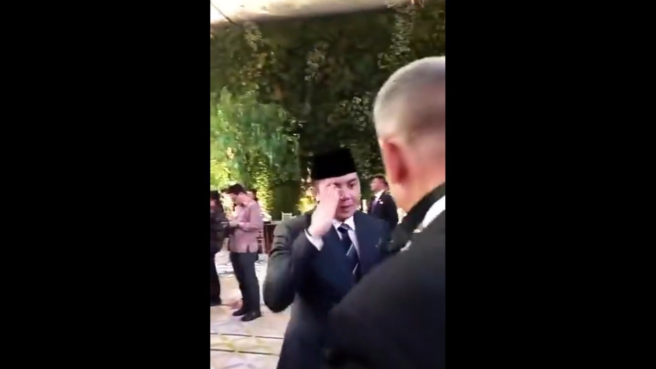 Viral Mayor Teddy hormat ke pria diduga Aguan