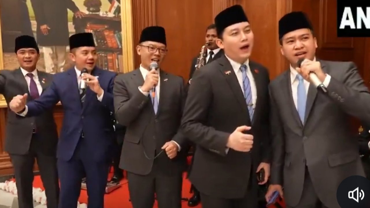 Kajol Bollywood Tersanjung Menteri 'Anak Ideologis' Prabowo & Mayor Teddy Nyanyi 'Kuch Kuch Hota Hai'