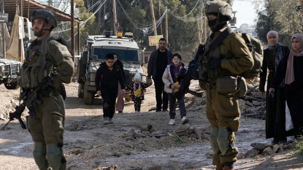 Tentara Israel Tangkap 30-50 Warga Palestina Setiap Hari di Tepi Barat, 