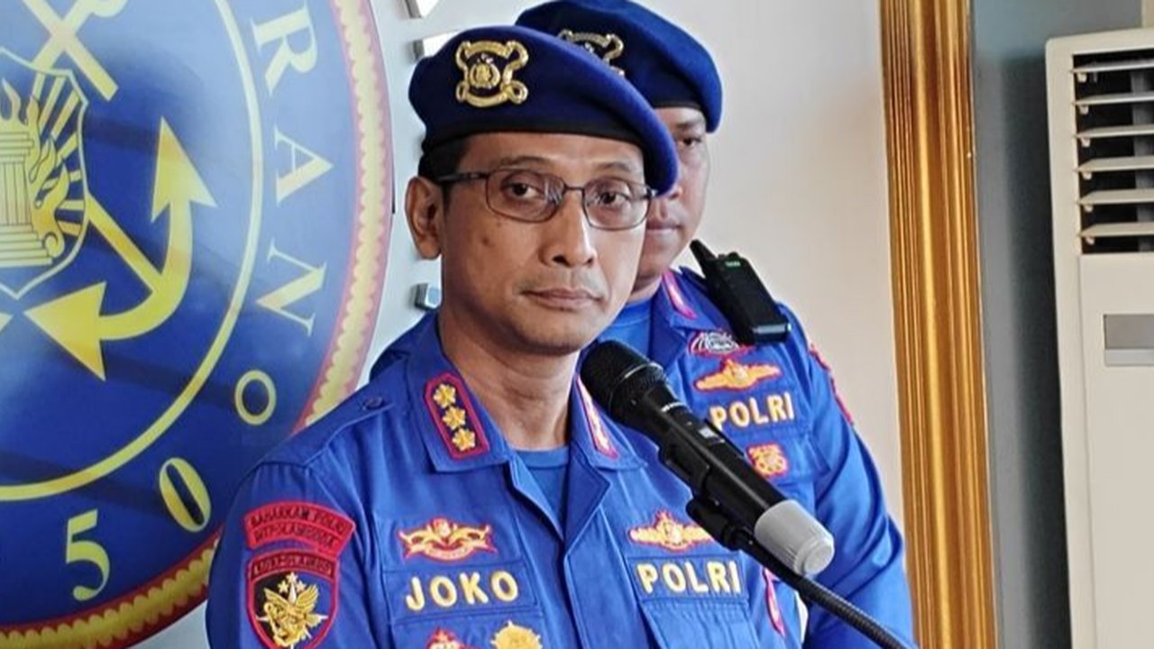 polisi bongkar pagar laut di pakuhaji tangerang