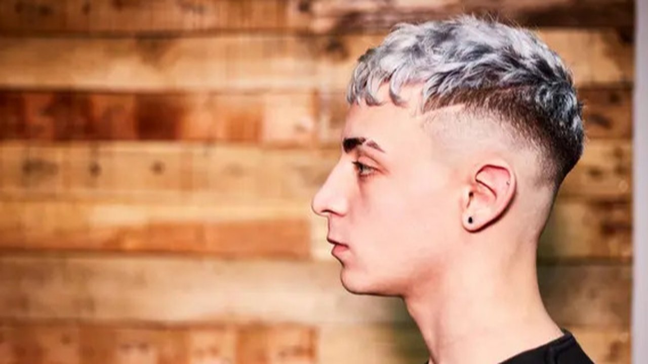 Ilustrasi model rambut french crop mohawk. (Foto: Menshairstyles)