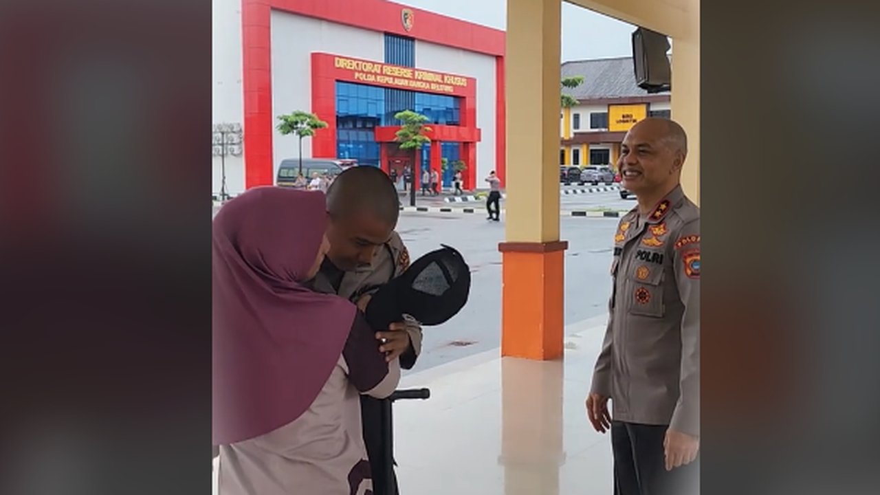 Sama-Sama Tugas di Polda, Ibu Petugas Kebersihan Anaknya Anggota Polisi Sampai Didatangi Jenderal Polri