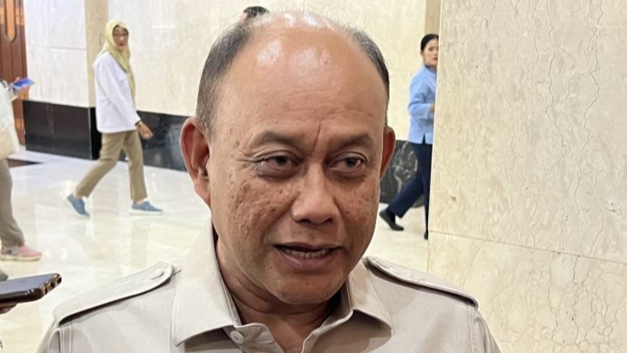 Kepala BGN, Dadan Hindayana, mempertimbangkan serangga sebagai menu Makan Bergizi Gratis (MBG) di daerah-daerah yang biasa mengkonsumsinya, guna menyesuaikan potensi sumber daya lokal dan memenuhi kebutuhan gizi masyarakat.