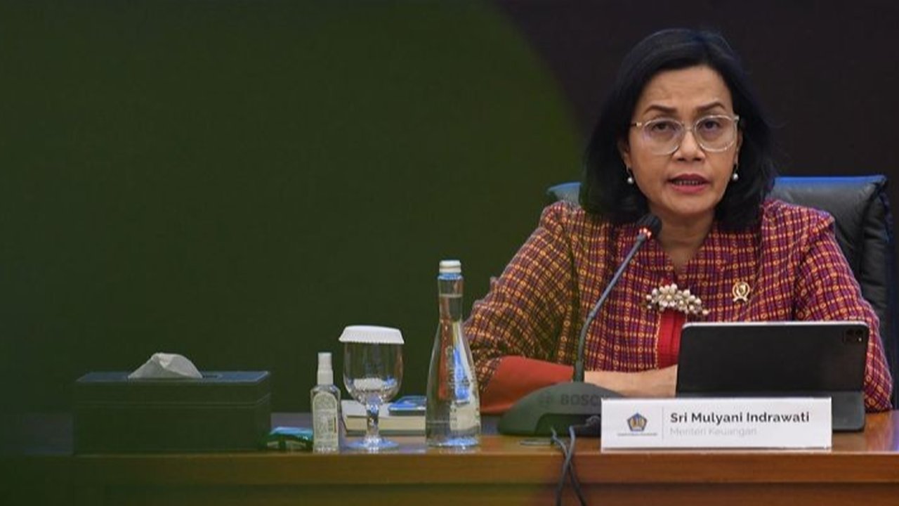 Menteri Keuangan Sri Mulyani memastikan pengelolaan utang negara dalam APBN 2024 dilakukan dengan hati-hati dan terukur,  memperhatikan defisit APBN, likuiditas pemerintah, serta dinamika pasar keuangan.