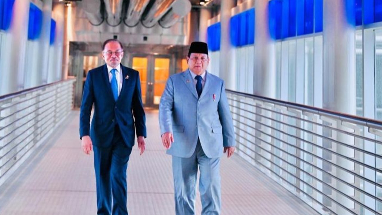 Presiden Prabowo dan PM Anwar Ibrahim menyepakati penyelesaian sengketa buruh bilateral dan peningkatan kerja sama di berbagai sektor, termasuk kelapa sawit, serta dukungan terhadap kemerdekaan Palestina.