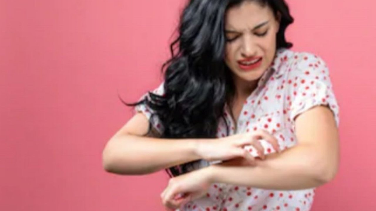 Jakarta (ANTARA) – Eksim atau dermatitis adalah kondisi kulit yang sering membuat penderitanya merasa tidak nyaman karena rasa gatal dan kulit yang ...