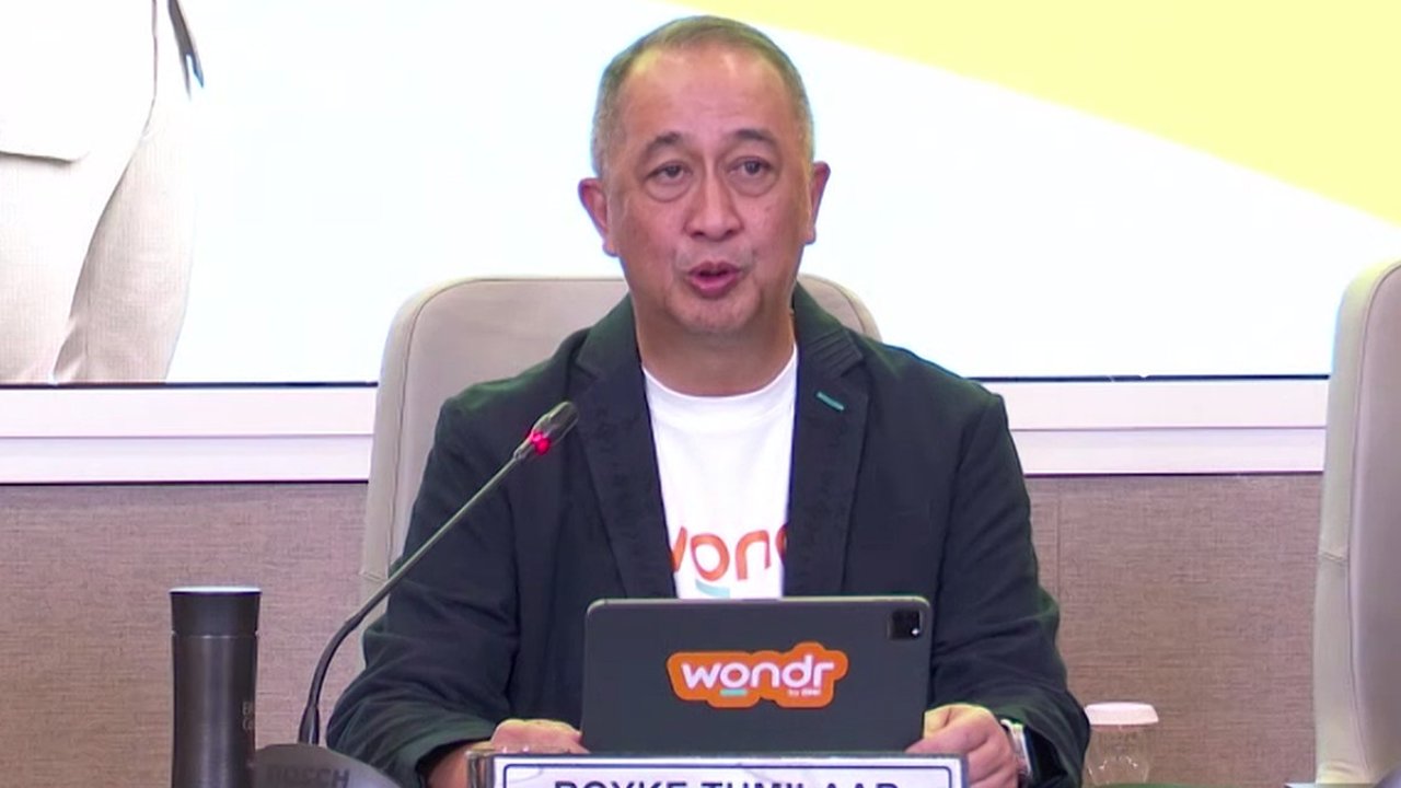 Direktur Utama BNI Royke Tumilaar dalam paparan kinerja BBNI, Kamis (22/8/2024). (Pipit/Liputan6.com)
