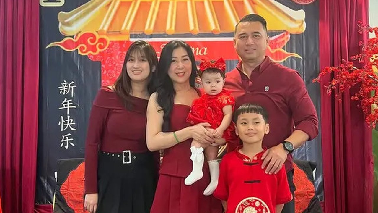 Potret Julie Tan, ibunda Larissa Chou rayakan Imlek. (sumber: Instagram/julietanherisman)