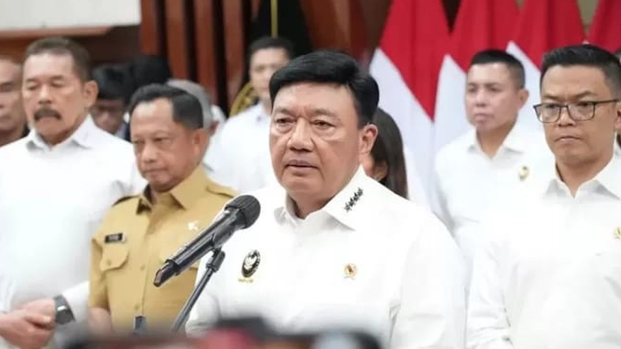 Menko Polkam Budi Gunawan saat memberikan keterangan pers di kantornya. (Istimewa)