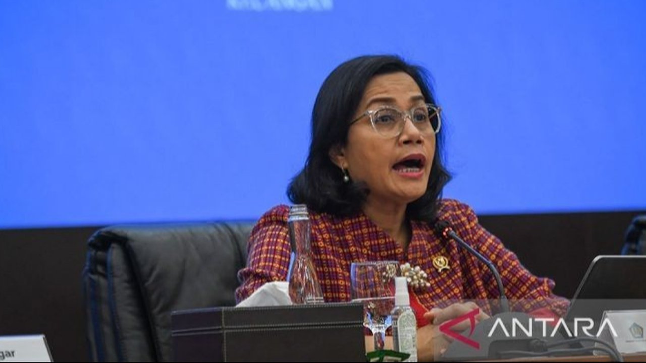 Menteri Keuangan Sri Mulyani memberikan pembekalan tentang pengelolaan keuangan negara kepada 3.214 kader PDI Perjuangan terpilih sebagai anggota legislatif dalam bimbingan teknis di Jakarta.