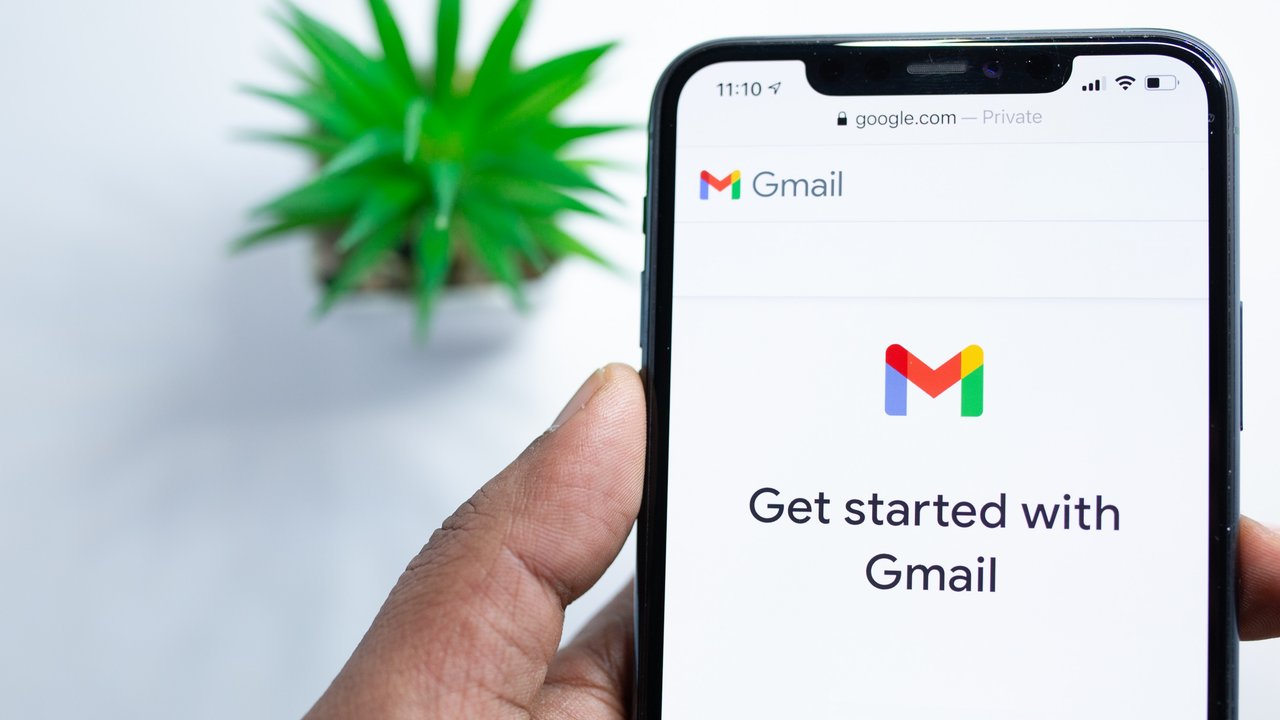 Foto cara membuat email baru lewat handphone, sumber: Break News