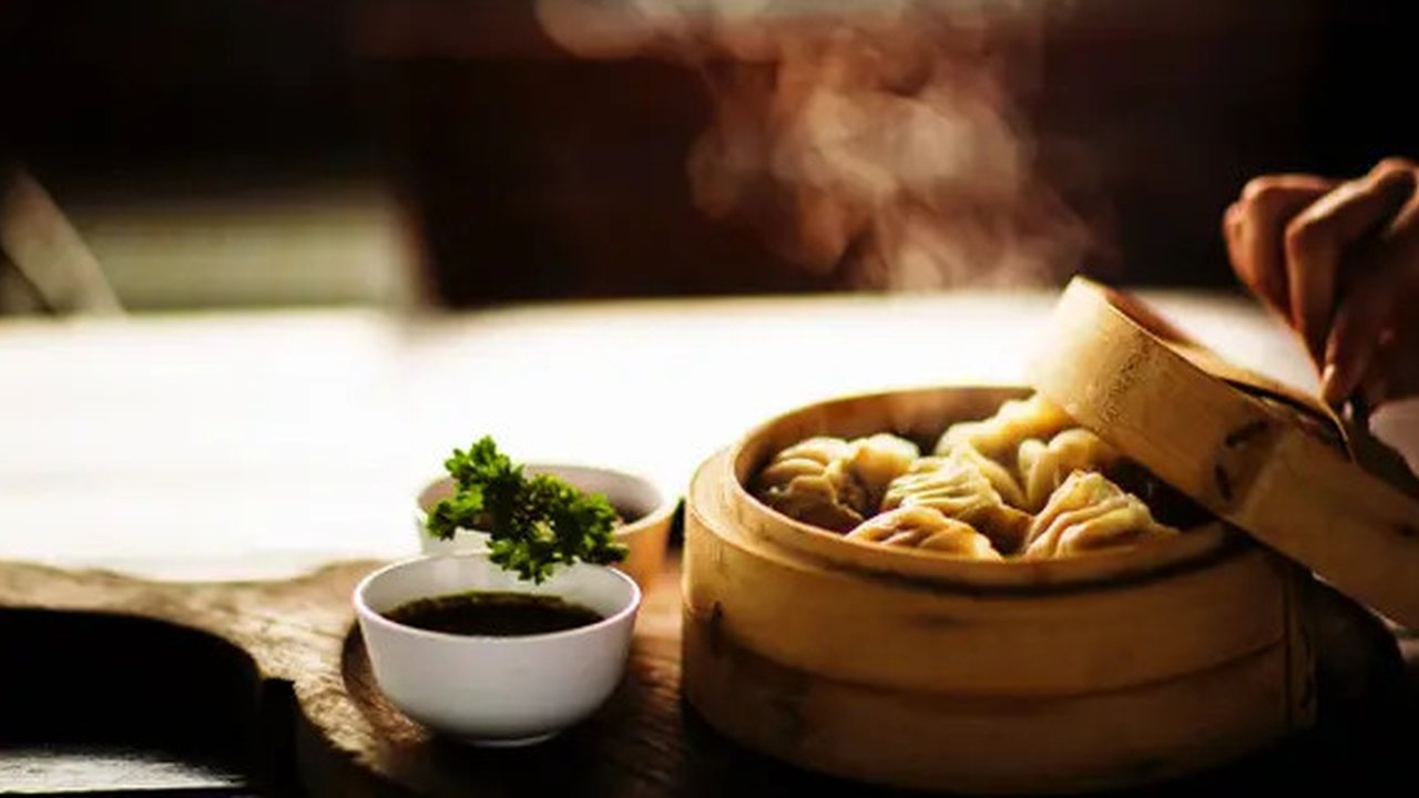Promo dimsum setiap hari Minggu pagi di Millennium Sirih Jakarta. (Liputan6.com/Asnida Riani)