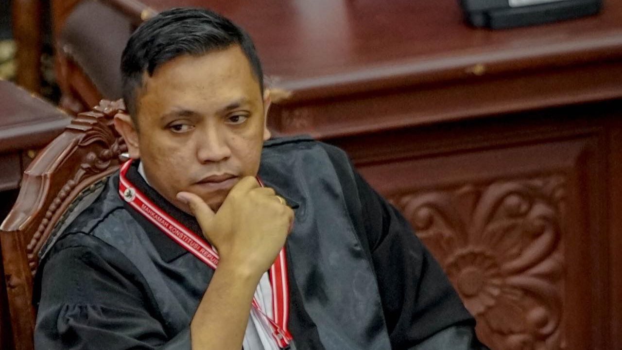 Kuasa hukum pasangan Cagub Cawagub Nomor Urut 1 Benhur Tomi Mano-Yermias Bisai, Ronny Talapessy