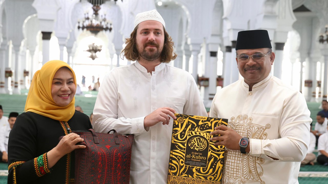 Bule Australia jadi Mualaf