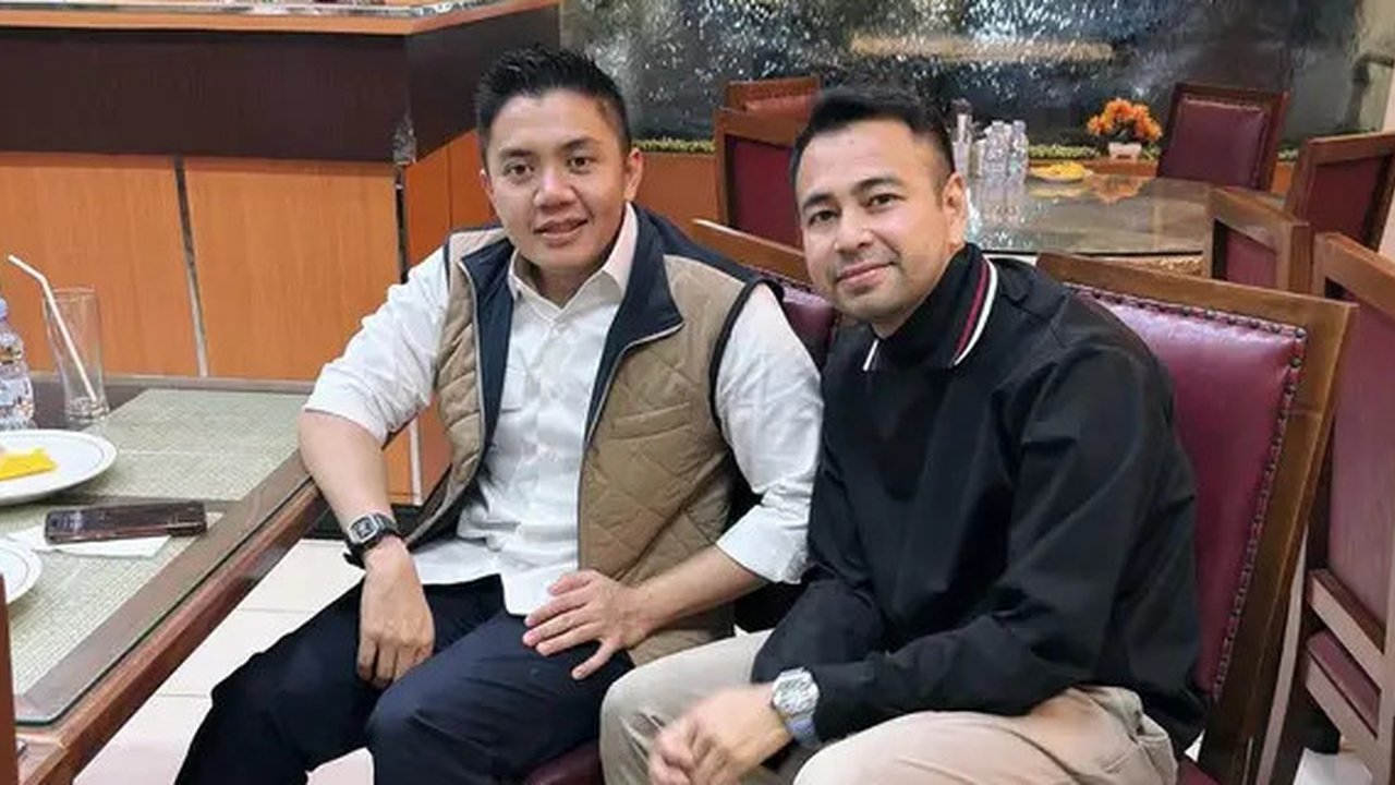 Mayor Teddy menyampaikan pesan khusus untuk Raffi Ahmad menyambut Tahun Baru 2025. Selain kerja cerdas, ia menyinggung 2024 penuh cerita indah. (Foto: Dok. Instagram @raffinagita1717)