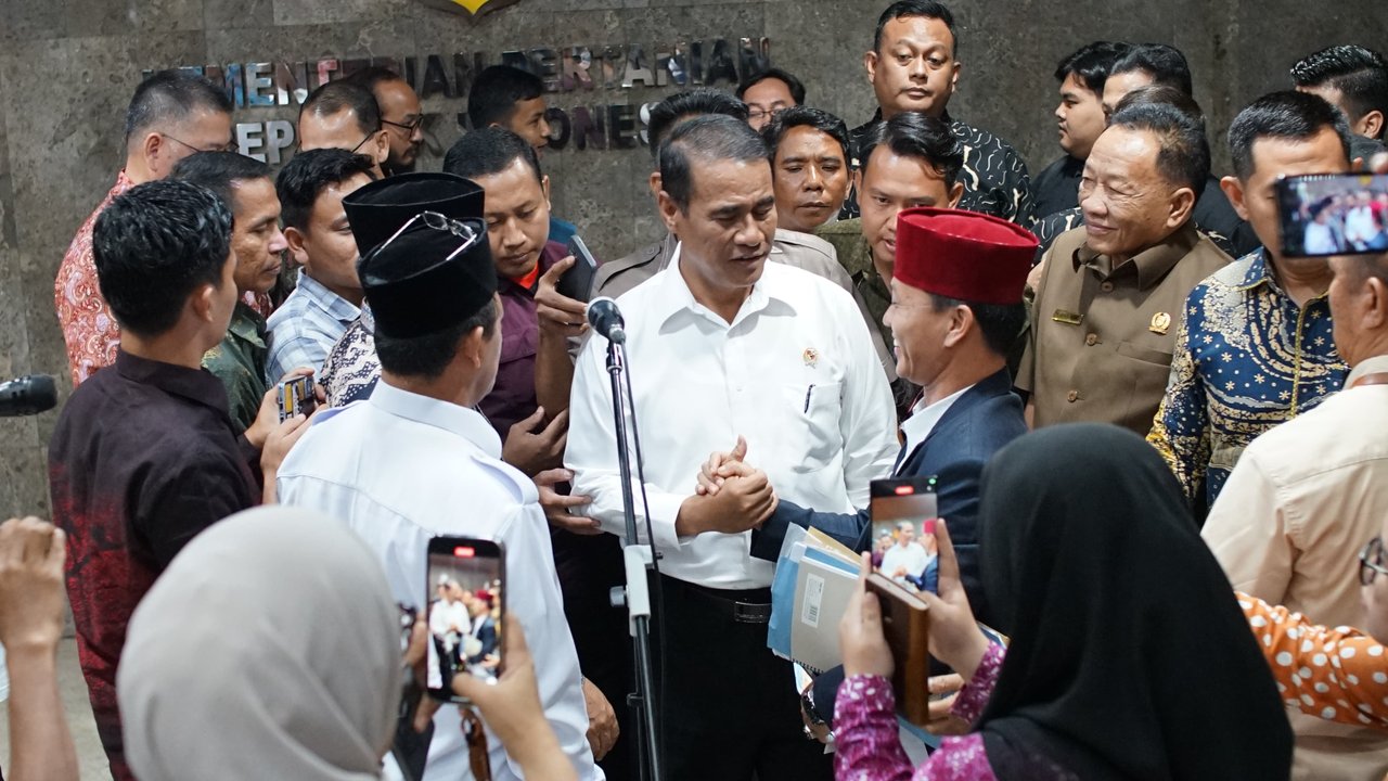 Selesaikan Konflik Petani Singkong, Mentan Amran Tetapkan Harga dan Larang Impor