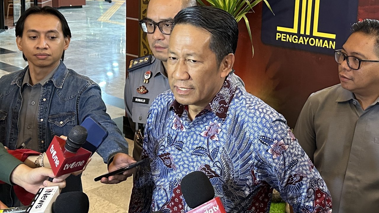 Menteri Hukum (Menkum) Supratman Andi Agtas  di Kantor Kementerian Hukum, Kuningan, Jakarta Selatan, Senin (23/12/2024). (Foto: Liputan6.com/Nanda Perdana Putra).