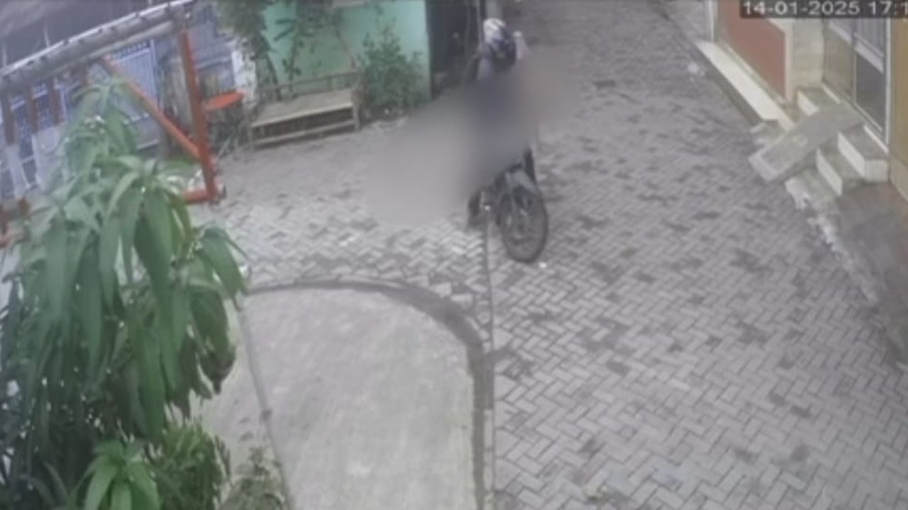 Rekaman CCTV Guru Banting Bayi 11 Bulan di Tangerang