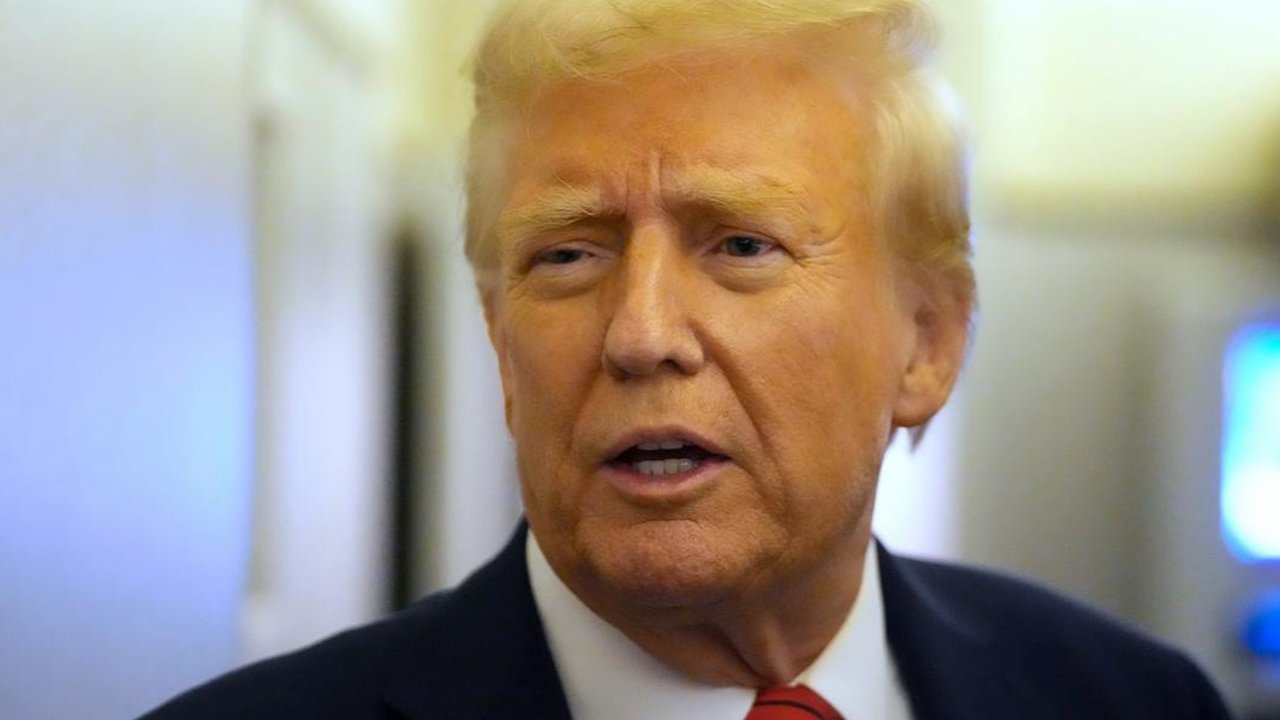 US President Donald Trump has threatened BRICS nations with 100% tariffs if they replace the US dollar as reserve currency. He has also threatened Canada and Mexico with tariffs.