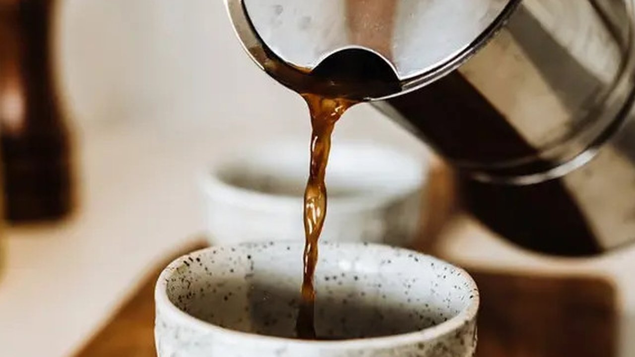 Ilustrasi Mengonsumsi Kopi Credit: pexels.com/Rachel